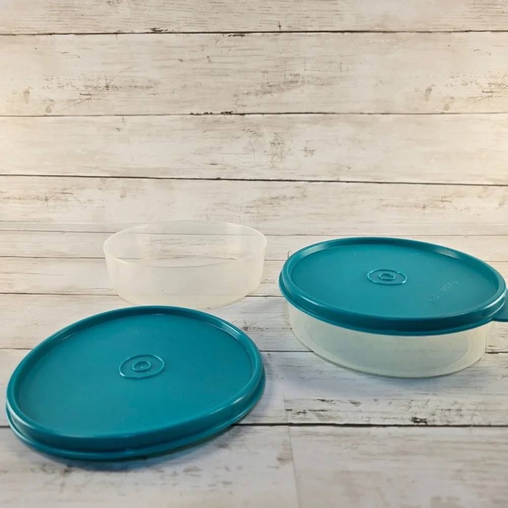 Tupperware Servalier Clear Round Bowl Set‎ 2 Teal Sunburst Lids Made in Mexico